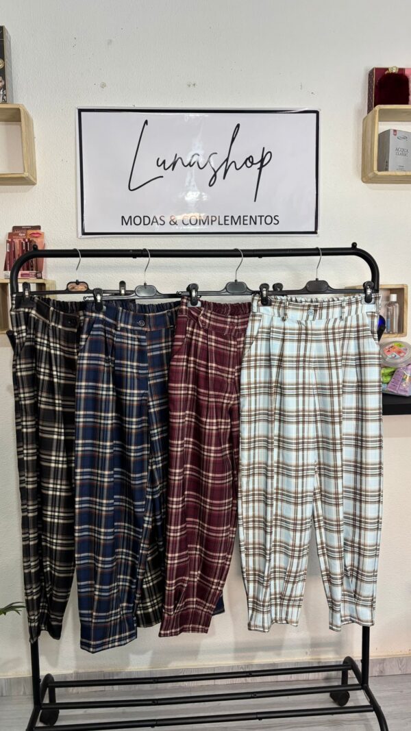 Pantalón cuadro pequeño