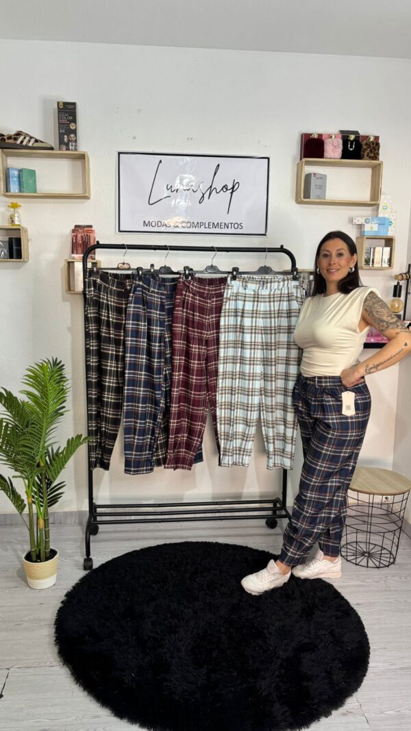 Pantalón cuadro pequeño